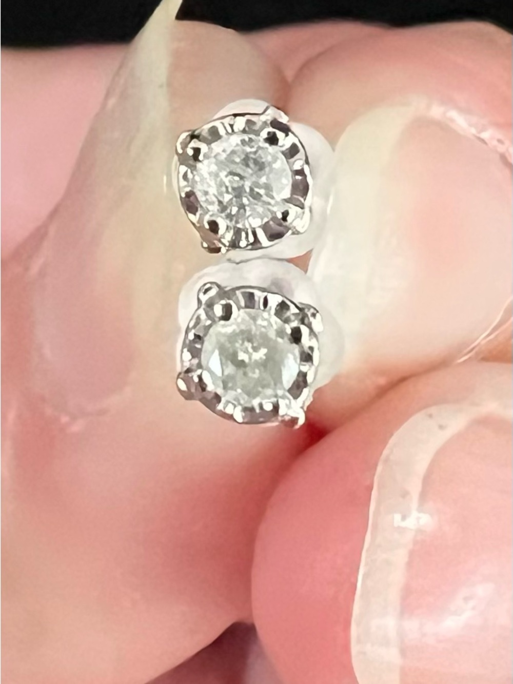 14k White Gold Stud Diamond earrings